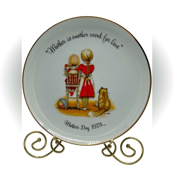 Vintage Holly Hobbie Decorative Mother's Day 1973 Plate with Gold Trim - Picture 2 of 5